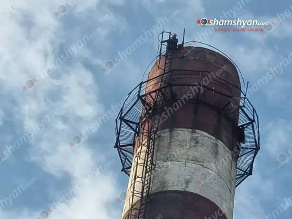 Բյուրեղավանում քաղաքացին, ով ասում է՝ ինքը Ֆիդել Կաստրոն է, բարձրացել է 70 մետրանոց աշտարակի վրա և սպшռնում է նետվել