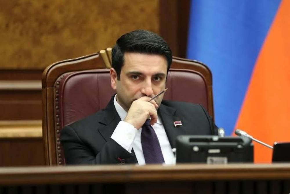 Հուլիսի 13-ից օգոստոսի 2-ը Ալեն Սիմոնյանը գտնվելու է ամենամյա արձակուրդում
