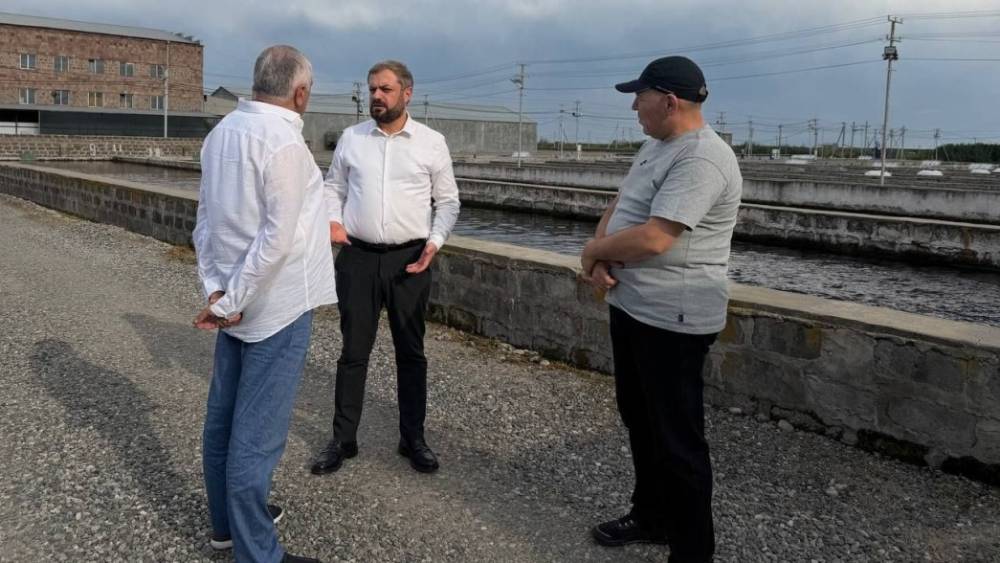 Գևորգ Պապոյանը ձկնաբուծարան է այցելել, քննարկվել են դեպի ԵՄ ձկան արտահանման հնարավորությունները