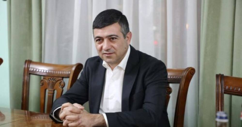 Սարիկը Մինասյանը որոշել է Գյումրիից տեղափոխվել Երեւան․ «Հրապարակ»