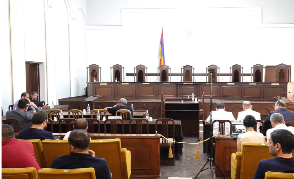 Սահմանադրական դատարանը մերժեց ընդդիմության դիմումները և ուժի մեջ թողեց ԿԸՀ-ի որոշումը (տեսանյութ)