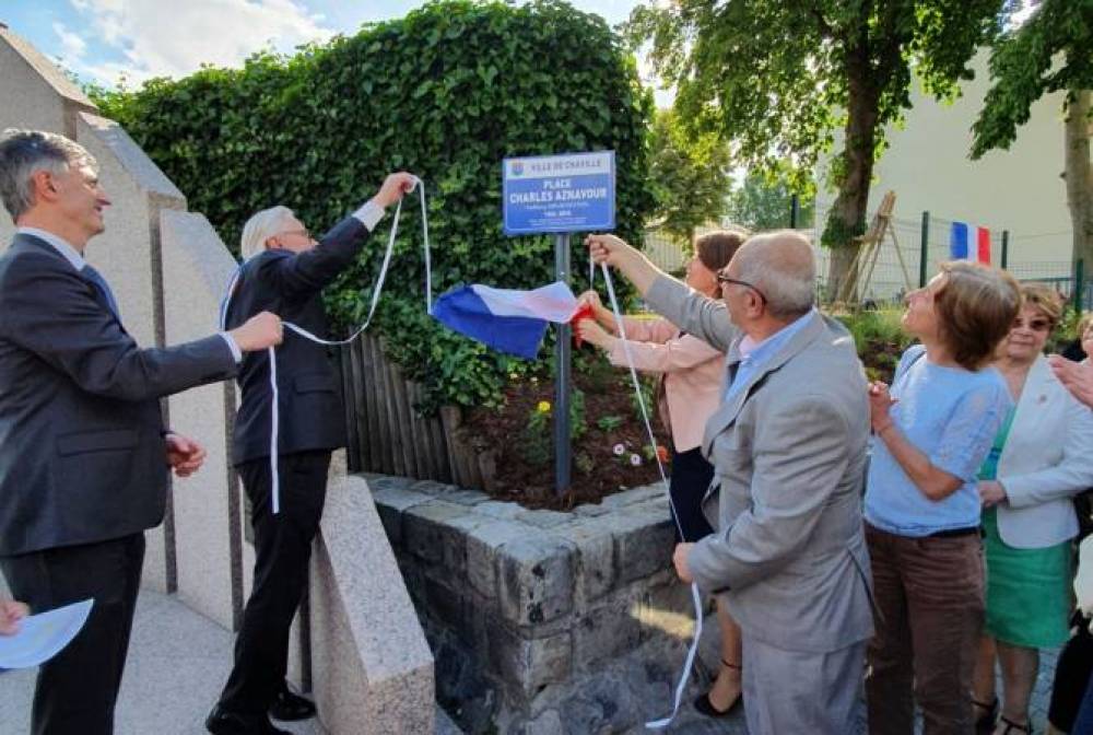 Ֆրանսիայի Շավիլ քաղաքում Շառլ Ազնավուրի անվան հրապարակ է բացվել