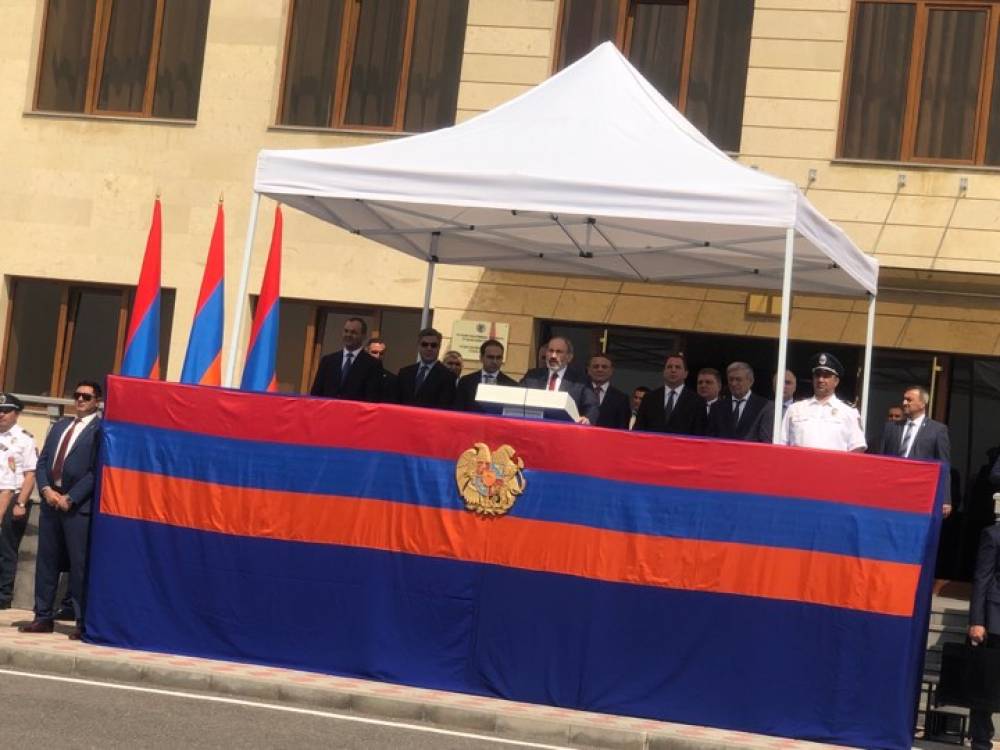 Փաշինյանը՝ոստիկանի դերի մասին