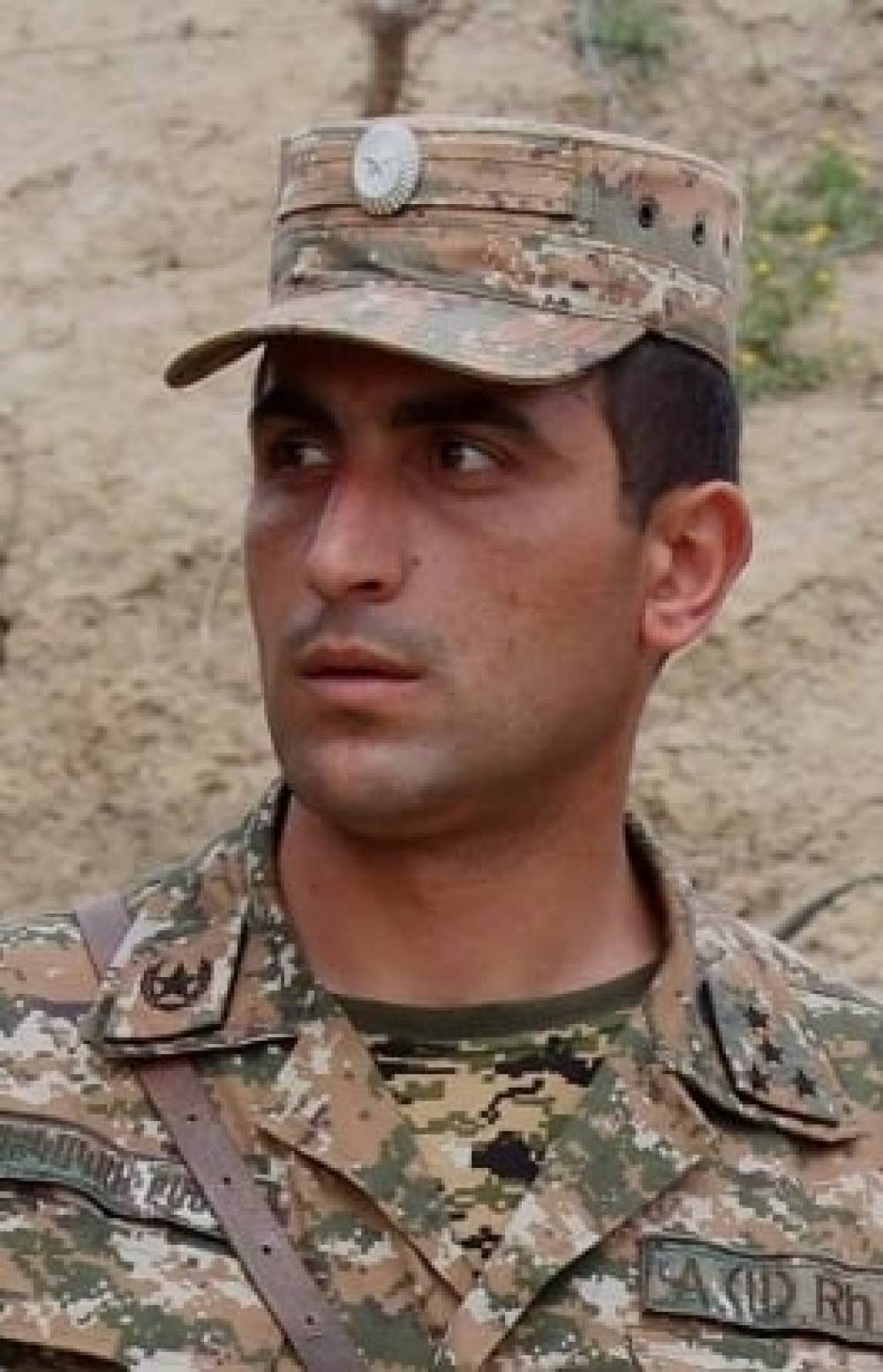 Արցախի նախագահի հրամանագրով մայոր Գեղամ Մեսրոպյանը արժանացել է «Մարտական խաչ» 1-ին աստիճանի շքանշանի