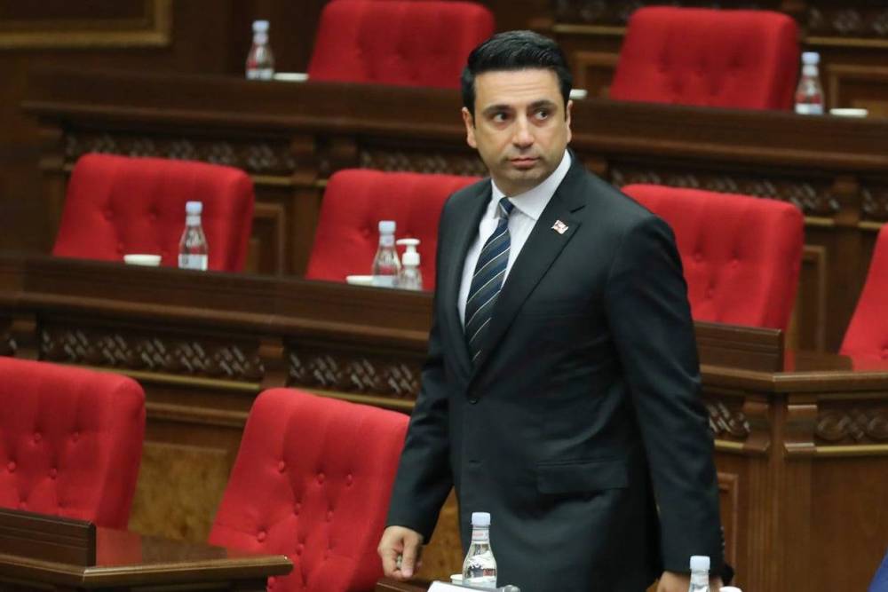 Դուք քաղաքական դիակ եք, ում հոգեհանգստին մենք ամեն օր ներկա ենք գտնվում․ Ալեն Սիմոնյանը՝ ընդդիմությանը