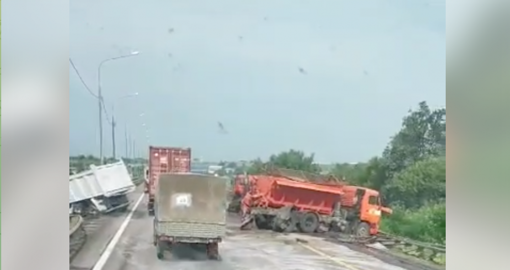 «Վագներ»-ի շարասյունը ճեղքել է ինքնաշեն պատնեշները.(տեսանյութ)