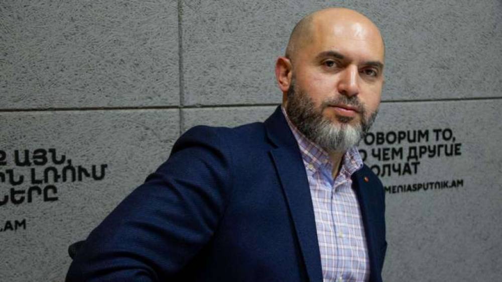 Կամ հայ ժողովուրդը Նիկոլին կուղարկի պատմության գիրկը, կամ էլ Փաշինյանը նույն բանը կանի Հայաստանի հետ. Աշոտյան