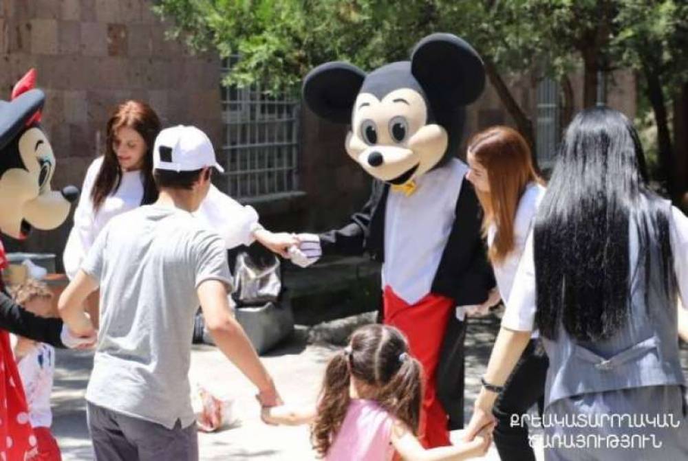 Անազատության մեջ գտնվող կանայք հանդիպել են իրենց երեխաներին. Տոնական միջոցառում «Աբովյան» ՔԿՀ-ում