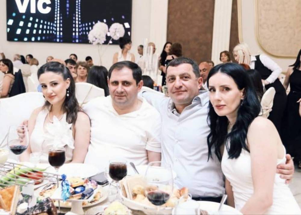 Սուրեն Պապիկյանը՝ քավոր․ մեծ խնջույք Գյումրիում