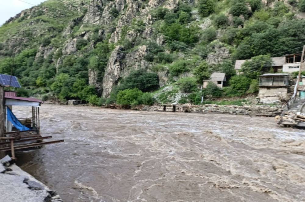 Այս գիշեր հնարավոր է Որոտան, Ողջի և Մեղրիգետ գետերի ափամերձ տարածքների հեղեղումներ