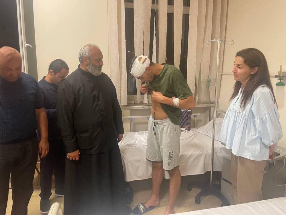 ⚡️Բագրատ Սրբազանն այցելել է տուժած քաղաքացիներին