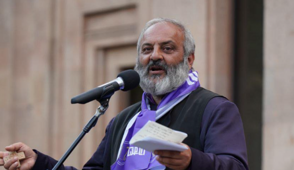 Բանակը պիտի կոչված լինի հայրենապաշտպանությանը, ոչ թե հայրենահանձնմանը