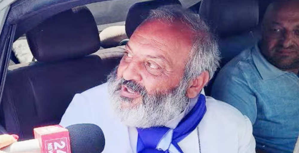 ՈւՂԻՂ. Բագրատ Սրբազանն աջակիցների հետ շարժվում է Վարդենիս