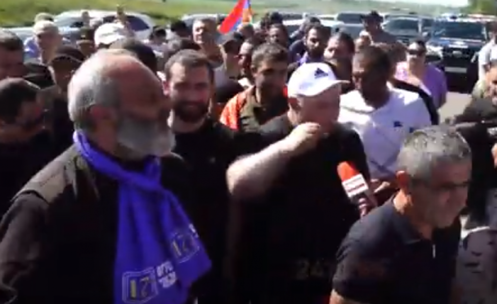 Սրբազան ջա’ն, Հայկը հաղթելու ա Բելին, հաղթելու ենք էս սատանաներին. Նորատուսի բնակիչ