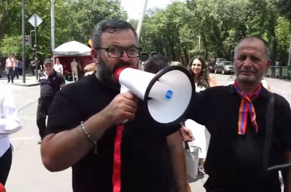 Ոստիկաններ, գնացեք, հովին նստեք, ստեղ լիքը ծառեր կան, սրանց անվտանգությունն ապահովված է. Դանիելյան (տեսանյութ)