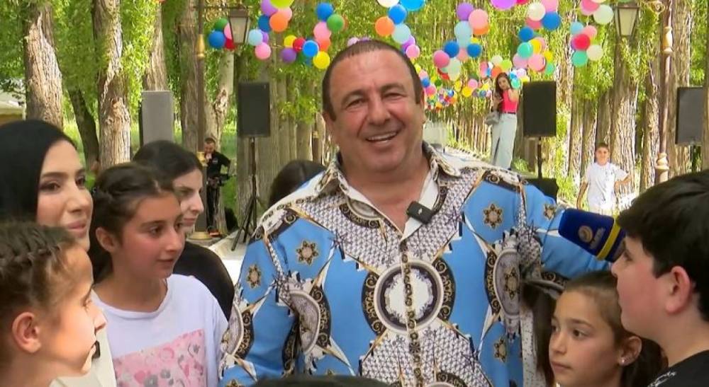«Ամեն ինչ անում ենք, որ անհոգ մանկություն ունենաք». Գագիկ Ծառուկյանը հյուրընկալել է «Ես կամ»-ի փոքրիկ ու մեծ հերոսներին (տեսանյութ)