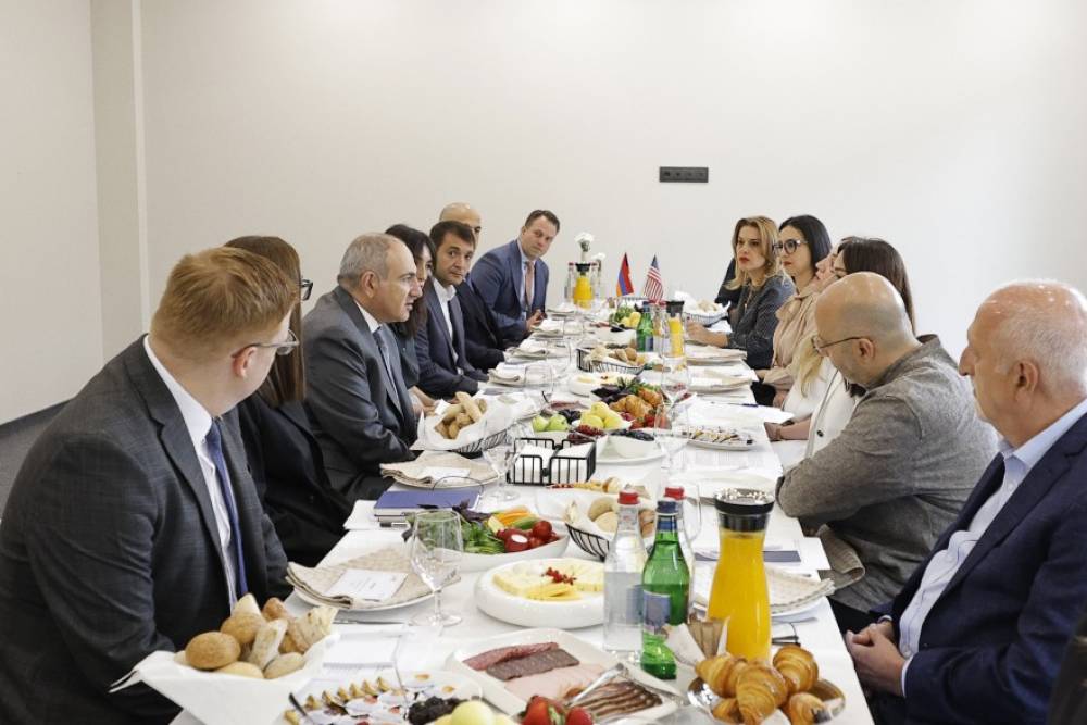 Նիկոլ Փաշինյանը նախաճաշել է Հայաստանում Ամերիկայի առևտրի պալատի անդամների հետ