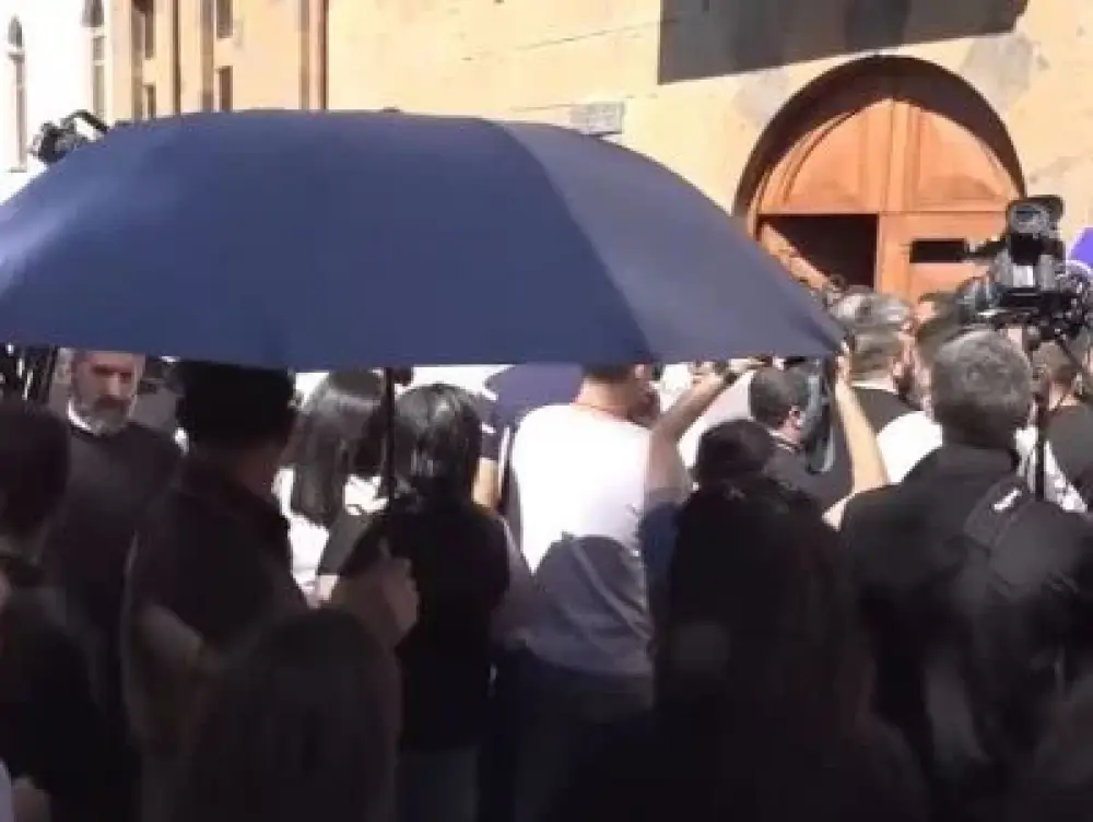 Հոգևորականները քաղաքացիներին կոչ են անում երթով շարժվել դեպի Երևան՝ Քննչական կոմիտե
