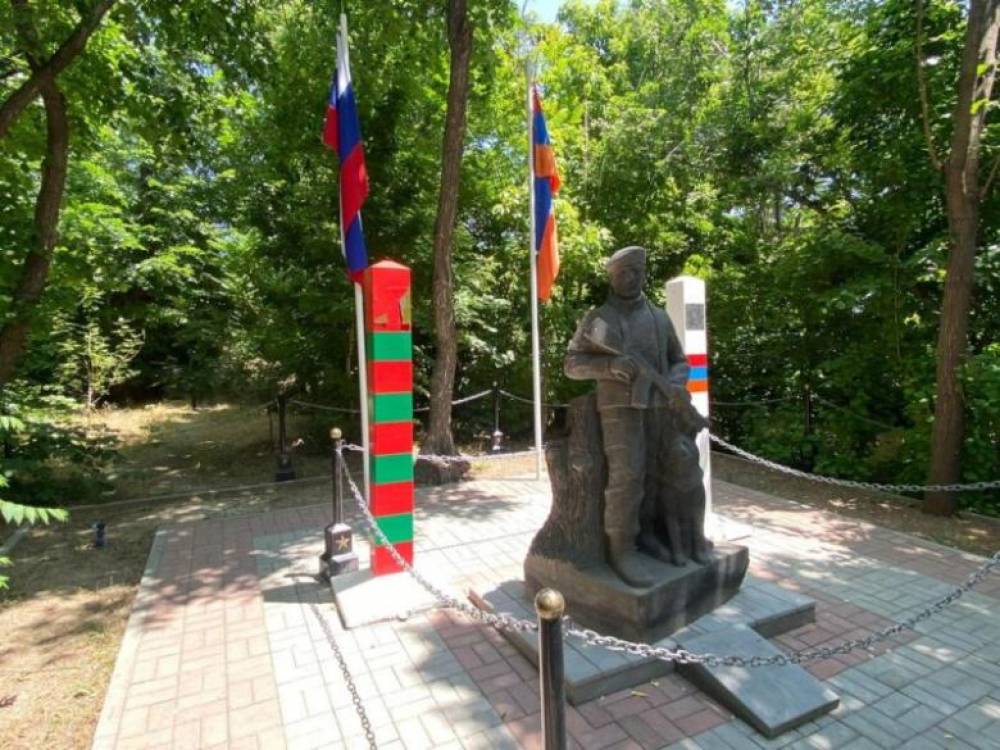 Վանդալները պղծել են հայ և ռուս սահմանապահների հուշարձանը