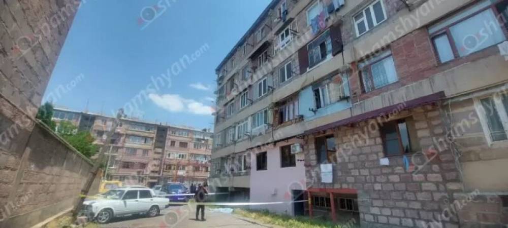 Նոր Հաճնի շենքերից մեկի բակում հայտնաբերվել է կնոջ մարմին