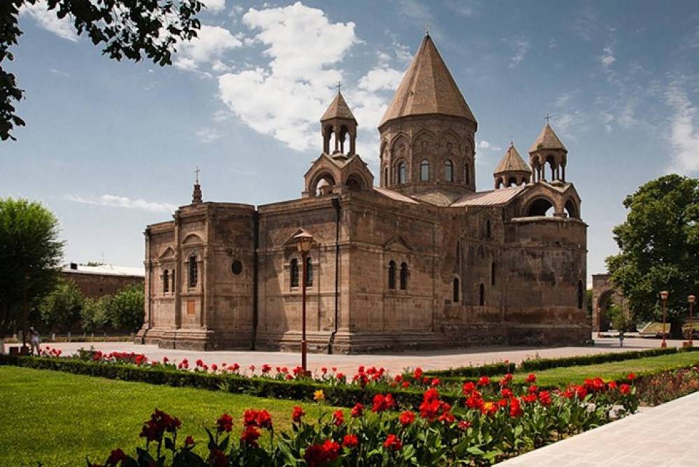 Վաղը եկեղեցու կողքին կանգնելու օրն է, մեր ձևերով մեր եկեղեցին պաշտպանելու օրը. քաղաքագետ