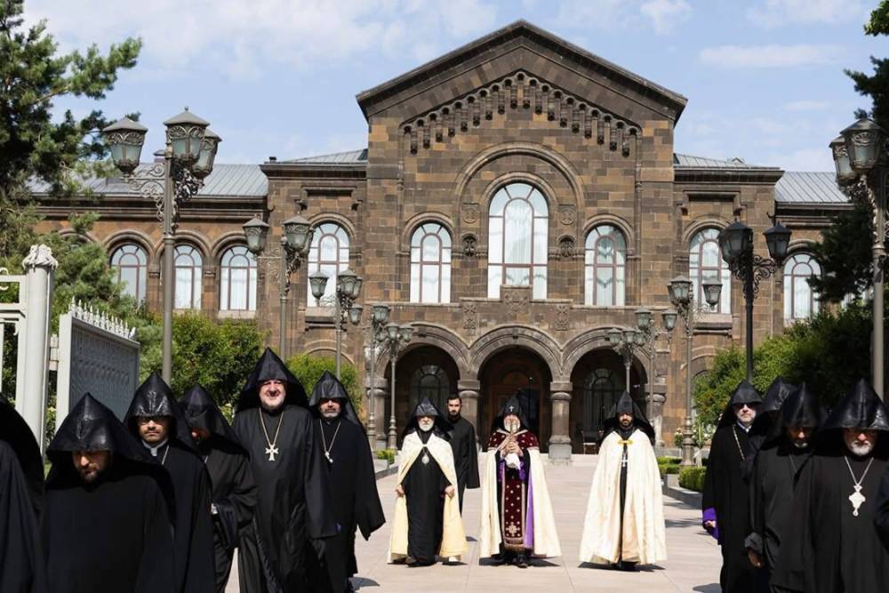 Նիկոլ Փաշինյանն ուղղակիորեն կատարում է թշնամու առաջ ստանձնած պարտավորությունը. Հայաքվէ