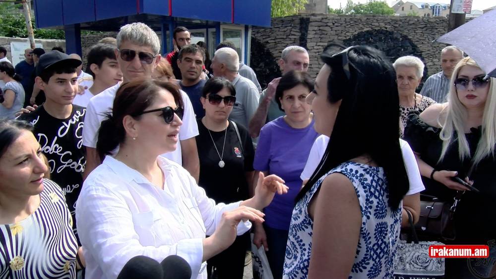 Հանգիստ թողեք մի հատ. էն կողմ անցեք հլը