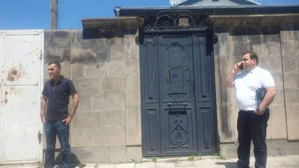 Ոստիկանները Գյումրում ներխուժել են «Ուժեղ Հայաստան» դաշինքի գրասենյակ և ձերբակալել մեր համակիրներին. Մելոյան