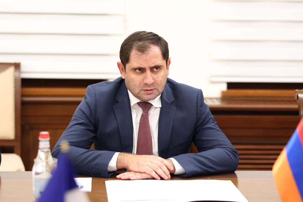 Չեմ կարող բացառել. Պապիկյանը՝ ՌԴ-ից ժամանած ՀՀ քաղաքացիներին 25-օրյա հավաքներին մասնակցելու ծանուցագրեր հանձնելու մասին