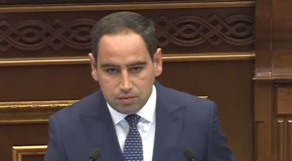 Կուզեի ընդդիմադիրների դեմքը այս պահին տեսնել, ցավոք չկան. Խուդաթյանը հեգնեց ընդդիմությանը