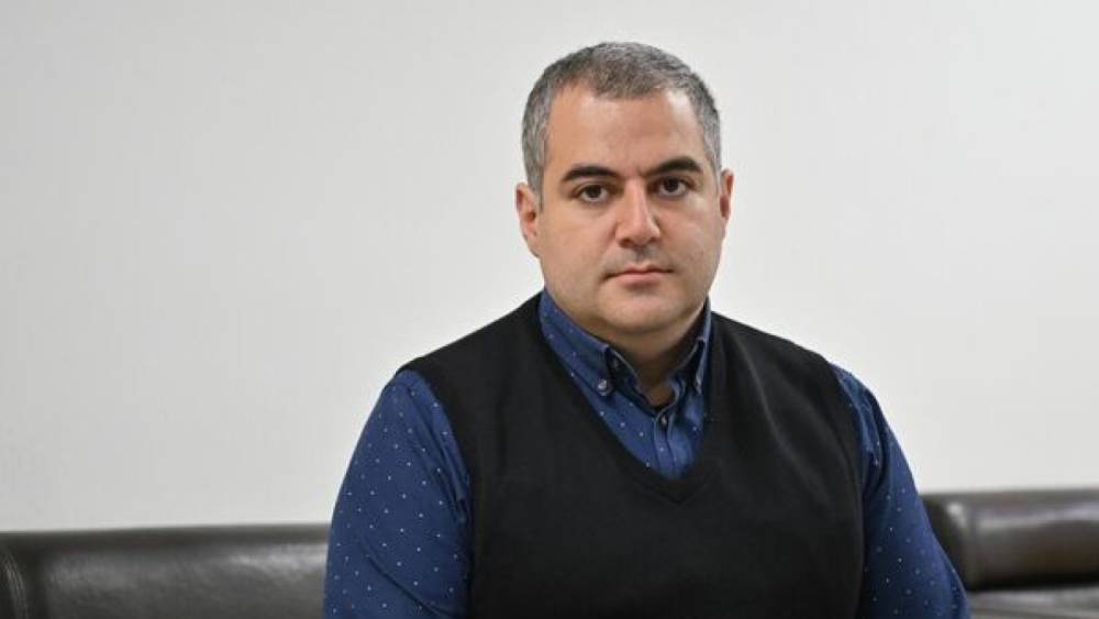 Եթե նախկինում օլիգարխներն էին վճարում կաշառքները, հիմա Փաշինյանը կաշառքը քաղաքացու գրպանից է վճարում. Տնտեսագետ