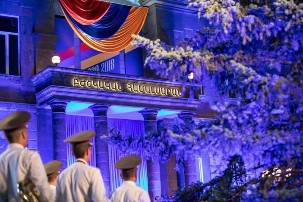 Մեր ութ ապագա բժիշկներն առաջնագծում են՝ Նորք ինֆեկցիոն կլինիկական հիվանդանոցում. ԵՊԲՀ ռեկտոր