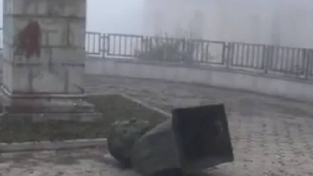 ՏԵՍԱՆՅՈՒԹ. Ադրբեջանցիները Շուշիում շարունակում են քանդել հայկական հուշարձանները