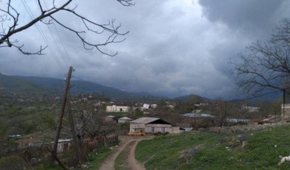 Թաղավարդցիները գրավոր նամակով դիմել են խաղաղապահներին. արդեն 10 օր է՝ ադրբեջանցի զինծառայողներն ամբողջությամբ խաթարել են թաղավարդցիների բնականոն կյանքը