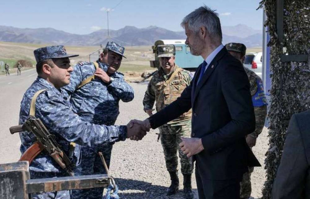 Ֆրանսիան չի կարող լքել անխոնջ պայքարող և մեզ կարևորի մասին հիշեցնող հայերին. Սյունիք այցելած Լորան Վոքիեն գրառում է արել