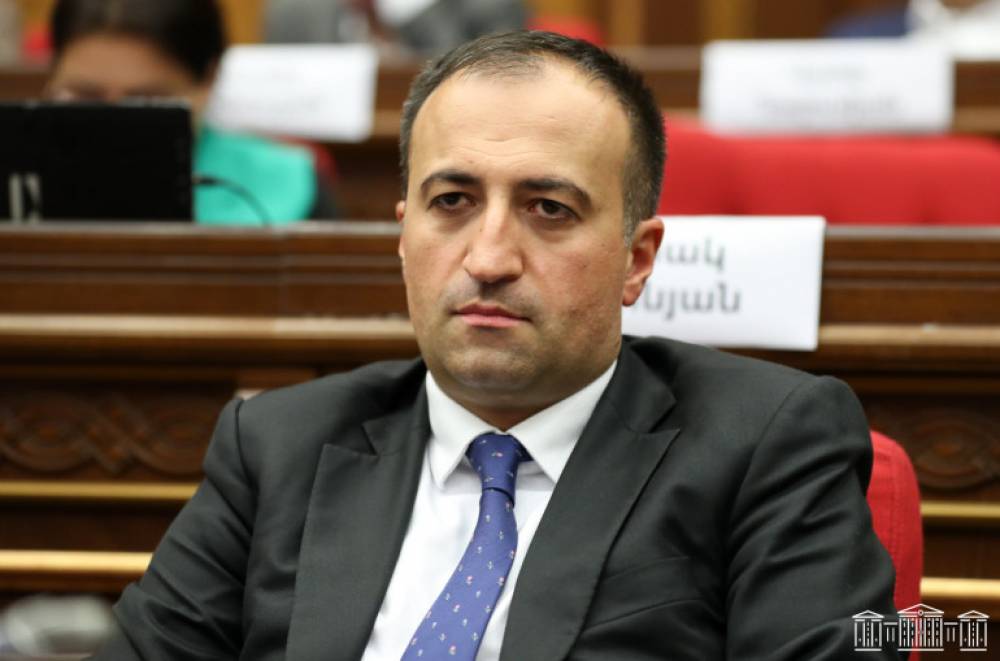 Տարօրինակ է, որ մինչ օրս ես ու Առողջապահության գործող նախարարը չենք հարցաքննվել, պատրաստ եմ ցանկացած պահի ցուցմունք տալ կովիդի համավարակի աշխատանքների շուրջ հարուցված գործով