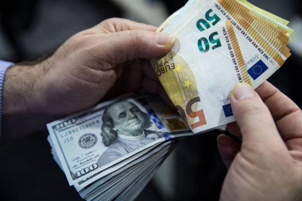 Մարտի 25-ին դոլարի և եվրոյի փոխարժեքները փոխանակման կետերում իջել են, ռուբլունը՝ բարձրացել