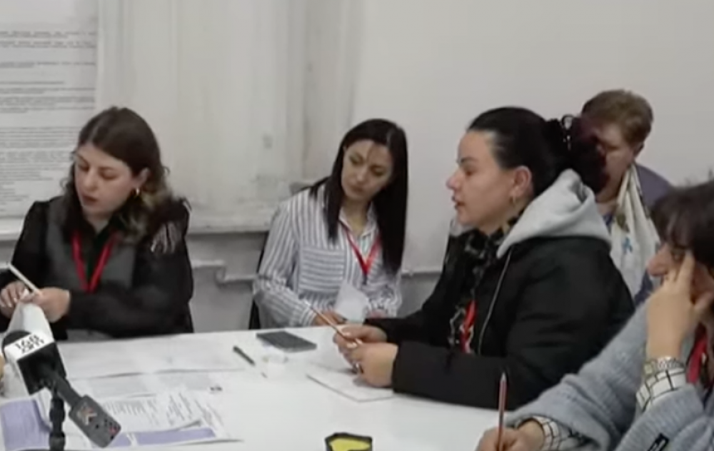 #ՀԻՄԱ. Գյումրիի 31/48 ընտրատեղամասում ամփոփում են քվեարկության արդյունքները.հայտնի է առաջատարը #ՈՒՂԻՂ