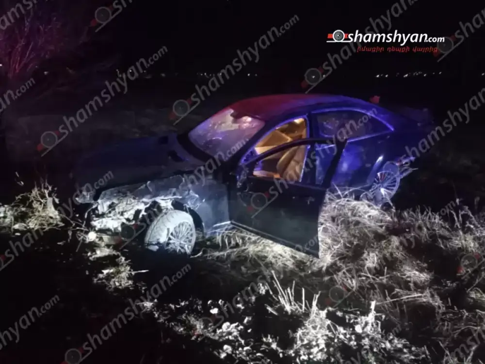 Ավտովթար՝ Գեղարքունիքի մարզում․ «Mercedes»-ը դուրս է եկել երթևեկելի գոտուց և մի քանի պտույտ գլխիվայր շրջվելով՝ հայտնվել դաշտում․ կան վիրավորներ