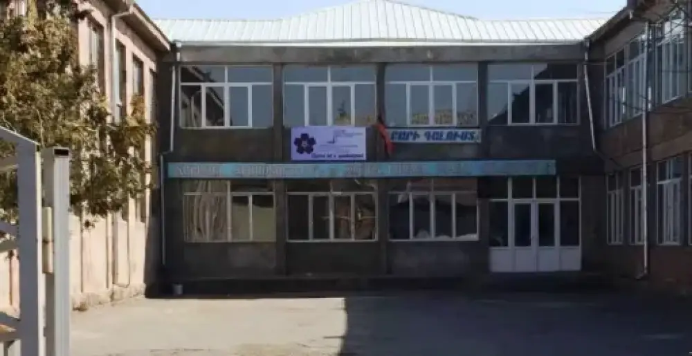 Էջմիածնում ուսուցիչը հարվածել է աշակերտին. հետո վերջինս հայրը և ընկերները եկել են պարզաբանումների