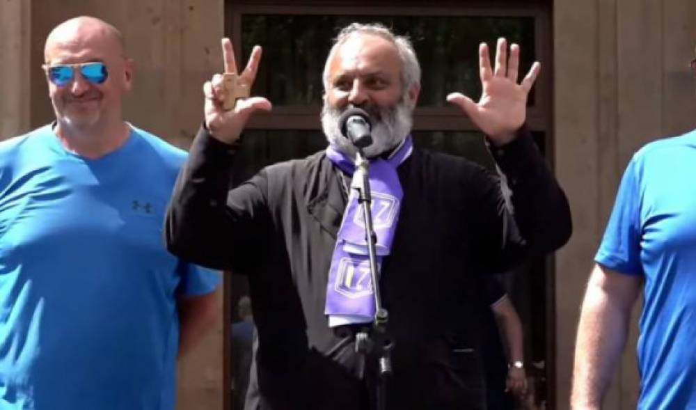 «Արթուր Բրադերզ»-ի եղբայրներից մեկը կուսակցություն է ստեղծում․«Հրապարակ»