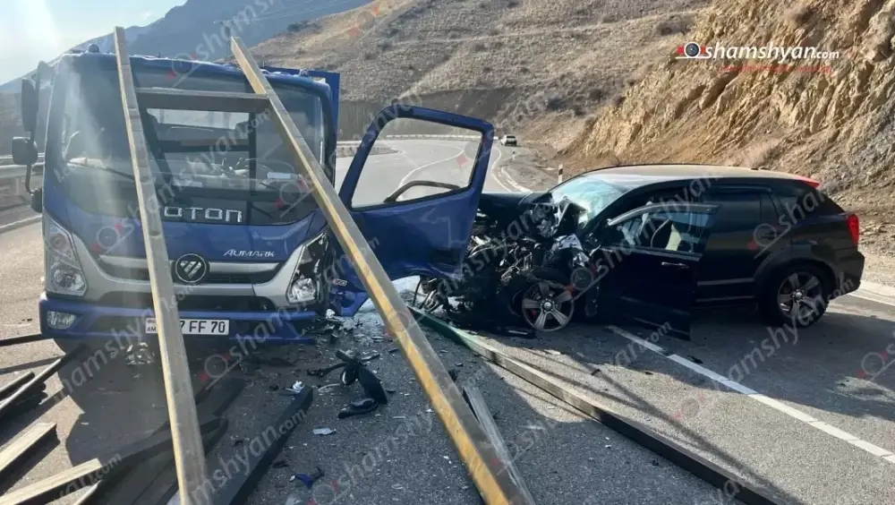 Տիգրանաշենի ոլորաններում բախվել են «Dodge»-ն ու «Foton» բեռնատարը. կա վիրավոր