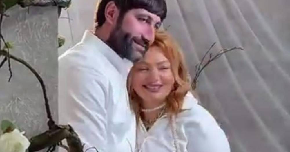 ՔՊ–ական պատգամավոր Հռիփսիմե Հունանյանը նշանադրվել է (վիդեո, լուսանկարներ)