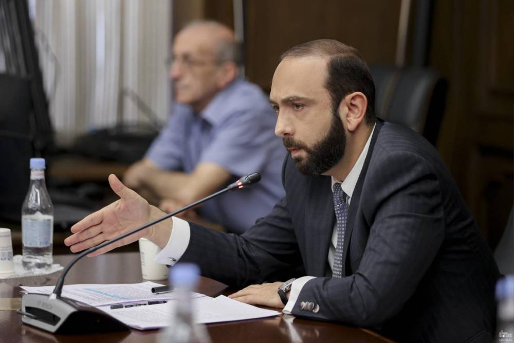 ՔՊ-ն բոյկոտում է Արարատ Միրզոյանին. ի՞նչ են ուզում ցույց տալ. «Հրապարակ»