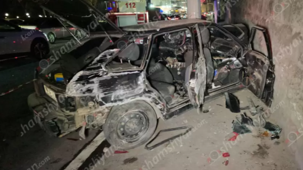 Խոշոր ավտովթարի 4 վիրավորներից 2-ին ավտոմեքենայից դուրս են բերել փրկարարները