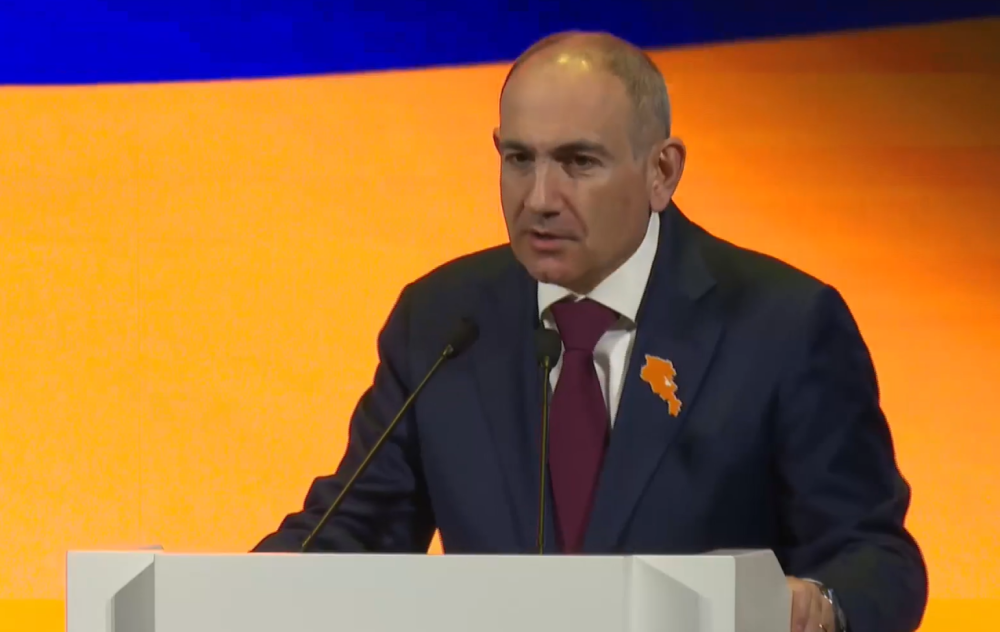 Ասացվածք կա, ասում են՝ «Աղվեսի դունչը չի հասնում խաղողին, ասում է՝ խակ է», Լուսին թռնելը մեզ համար խակ է. գիտնականի և պրոֆեսիոնալի բացակայություն կա. Փաշինյան