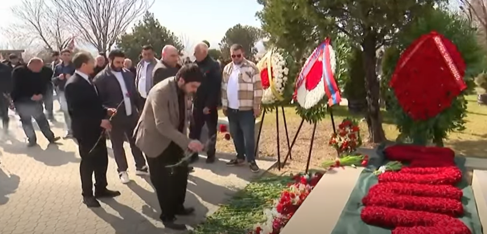 Հովհաննես Ծառուկյանը հարգանքի տուրք է մատուցել Սպարապետ Վազգեն Սարգսյանի հիշատակին (տեսանյութ)