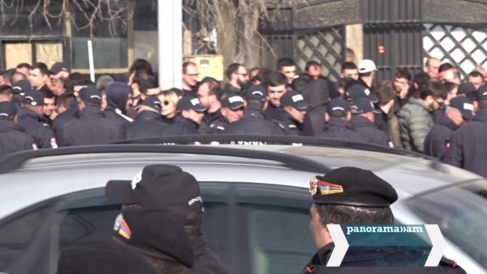 Անհասկանալի պատճառով բերման են ենթարկվում Սամվել Կարապետյանի աջակիցները