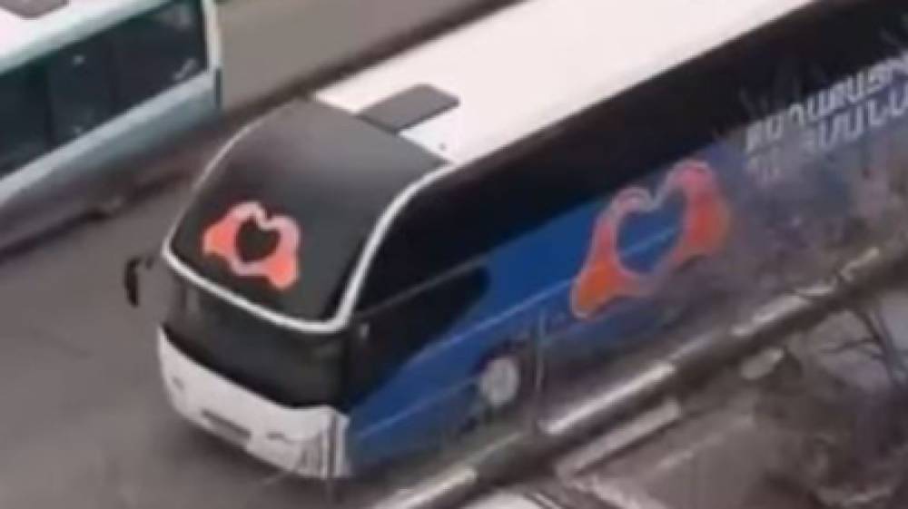 Իսակովի պողոտան ամբողջովին փակվել էր Փաշինյանի ավտոշարասյան ու ՔՊ–ականներին տեղափոխող «ուրախ ավտոբուսների պատճառով