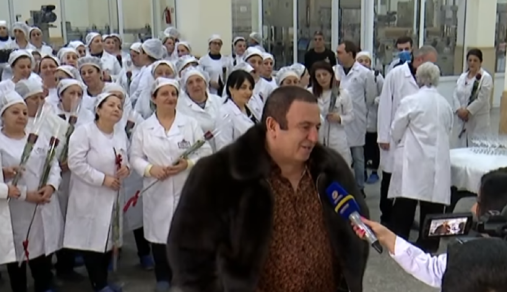 Հայ կինը յուրահատուկ է․ Գագիկ Ծառուկյանն այցելել և շնորհավորել է մեր աշխատասեր կանանց